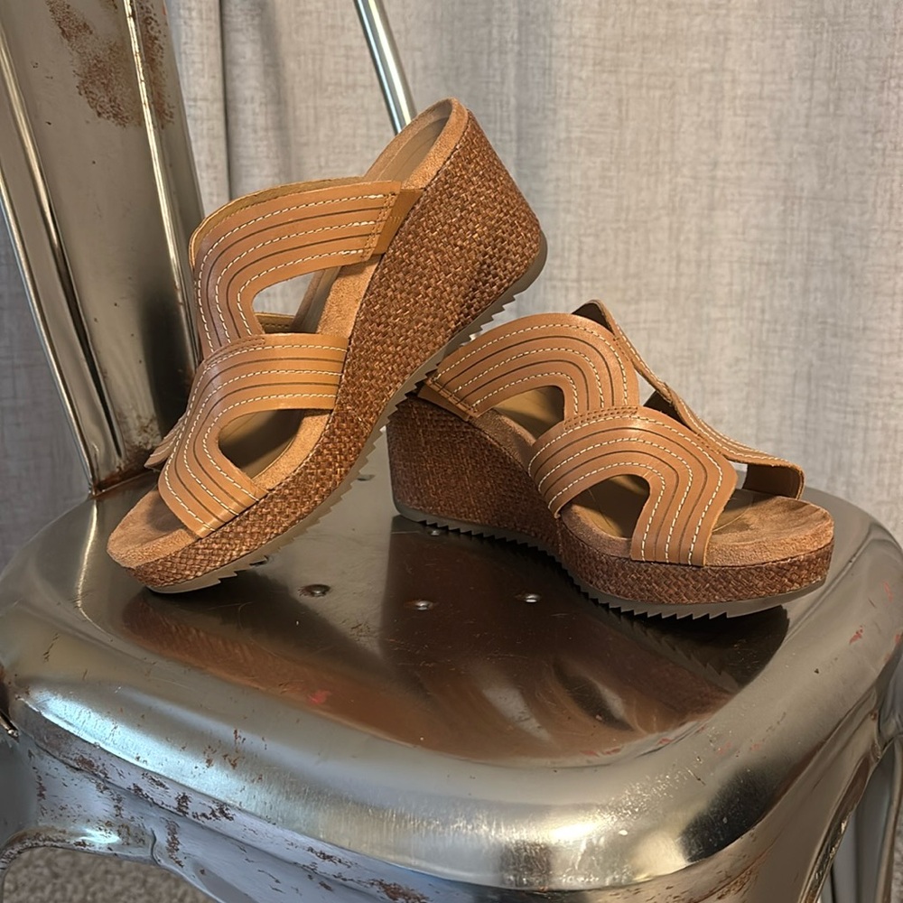 Vionic Sandal Wedges ( Leather upper)
